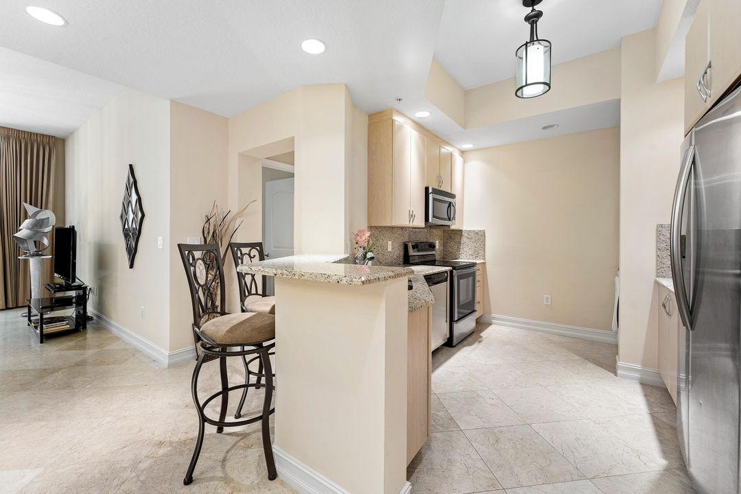 Active With Contract: $744,000 (2 beds, 2 baths, 1170 Square Feet)