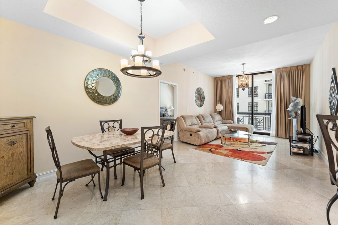 Active With Contract: $744,000 (2 beds, 2 baths, 1170 Square Feet)