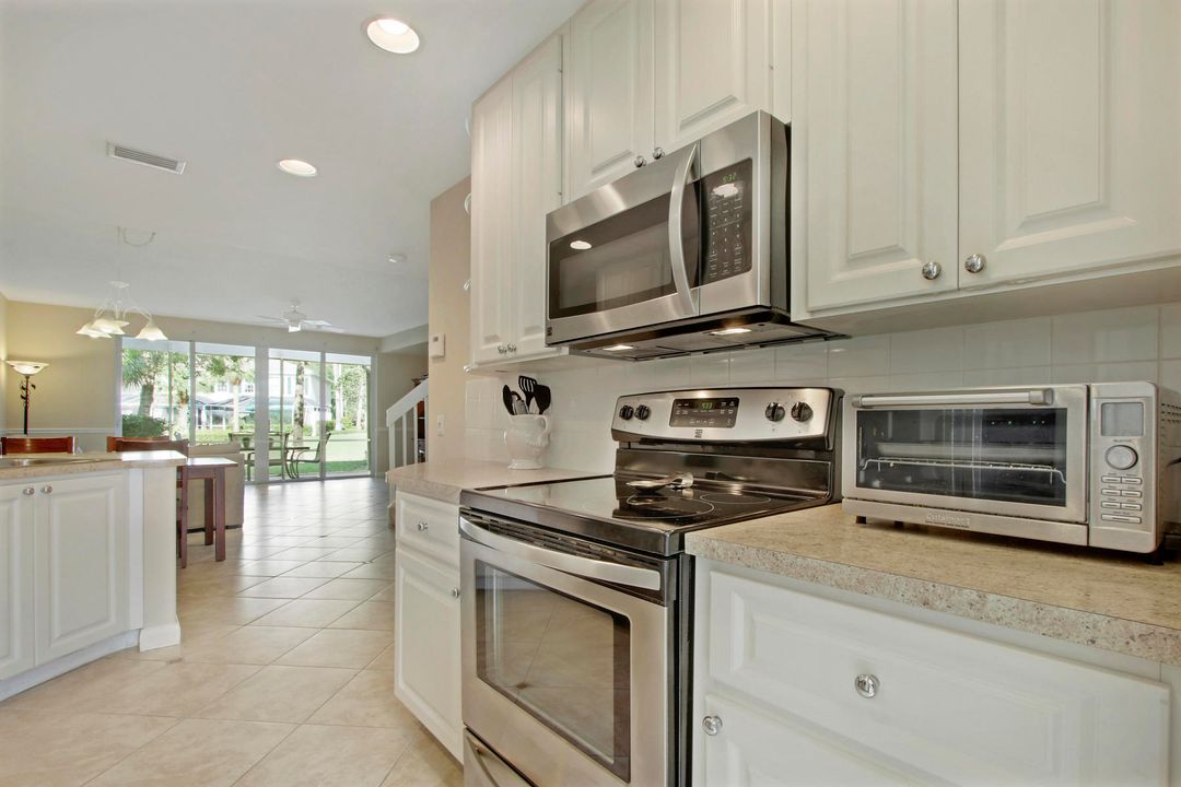 Active With Contract: $3,150 (3 beds, 2 baths, 1570 Square Feet)