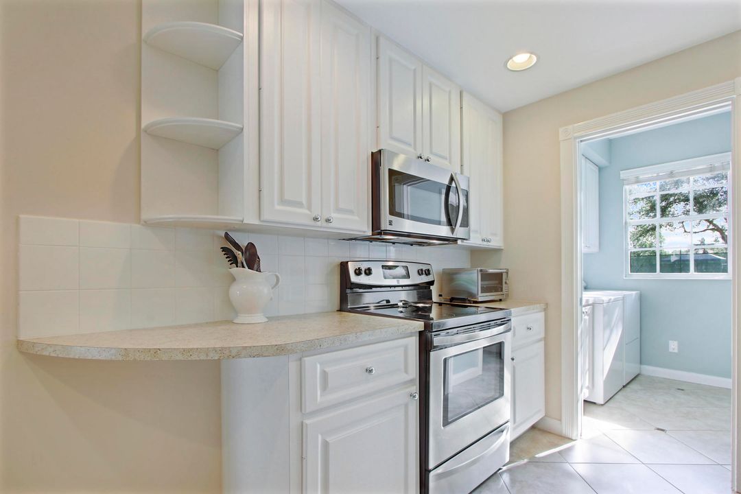 Active With Contract: $3,150 (3 beds, 2 baths, 1570 Square Feet)