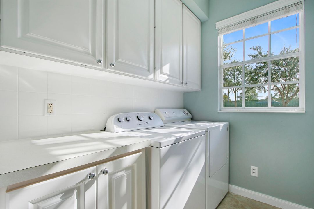 Active With Contract: $3,150 (3 beds, 2 baths, 1570 Square Feet)