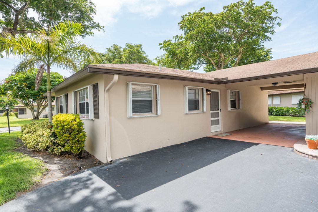 For Sale: $222,900 (2 beds, 2 baths, 980 Square Feet)