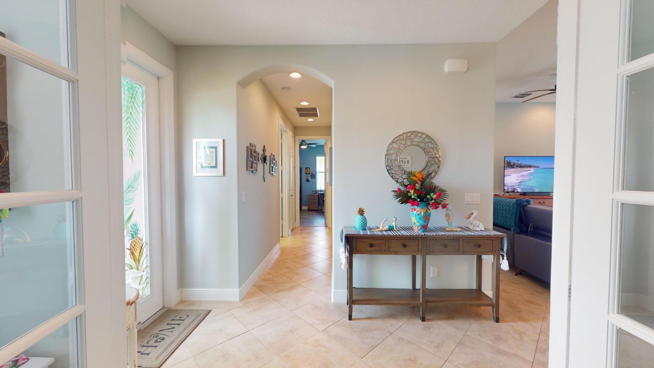 For Sale: $499,900 (2 beds, 2 baths, 1975 Square Feet)