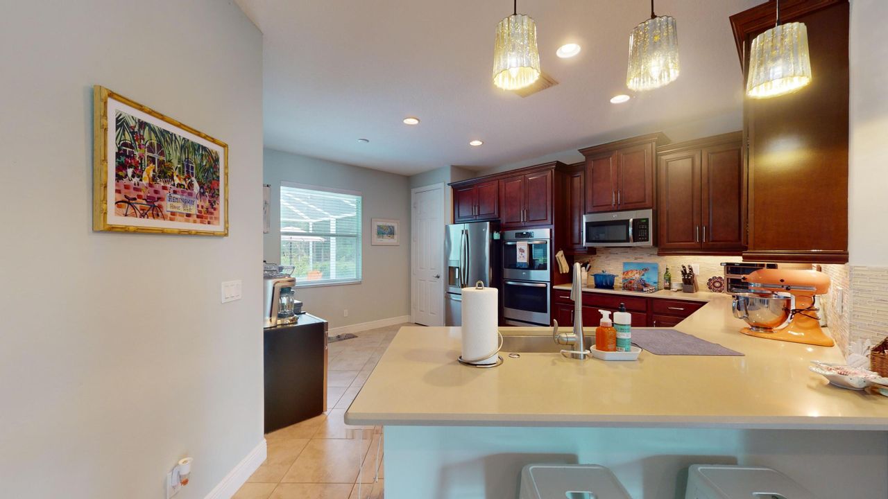 For Sale: $499,900 (2 beds, 2 baths, 1975 Square Feet)