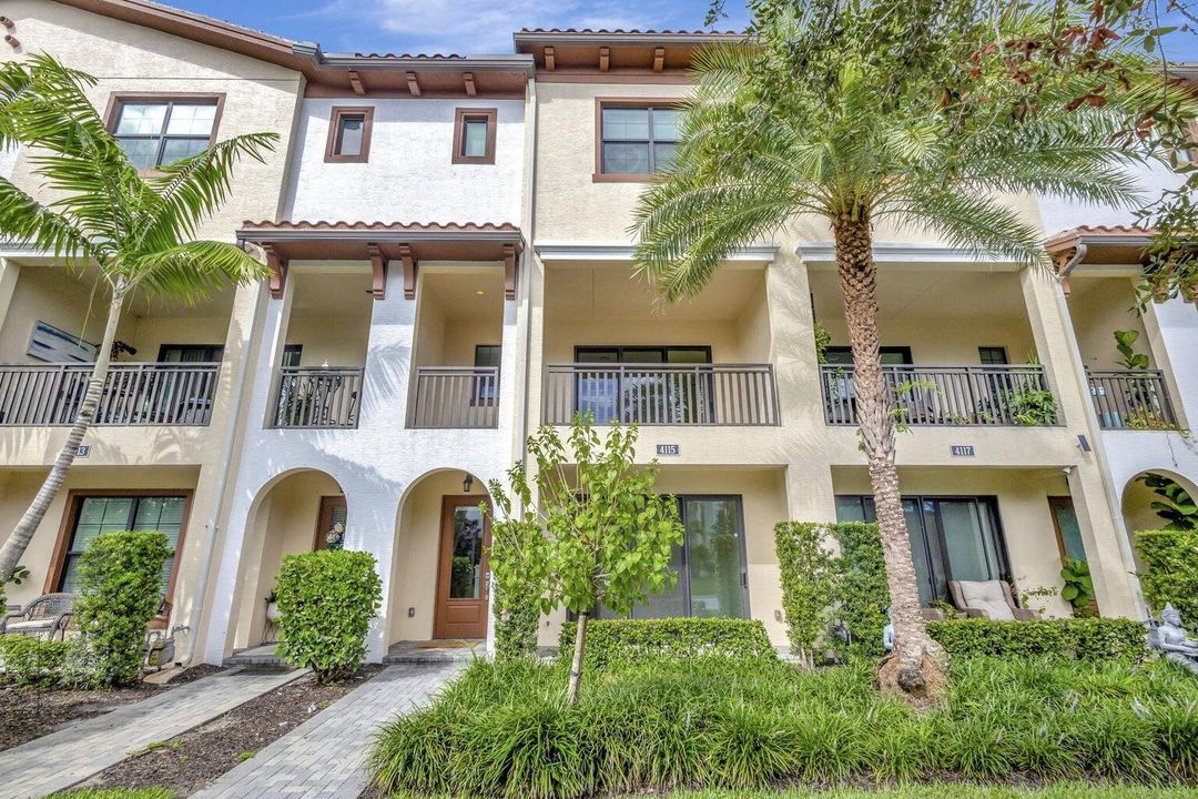 Active With Contract: $4,000 (3 beds, 3 baths, 2252 Square Feet)