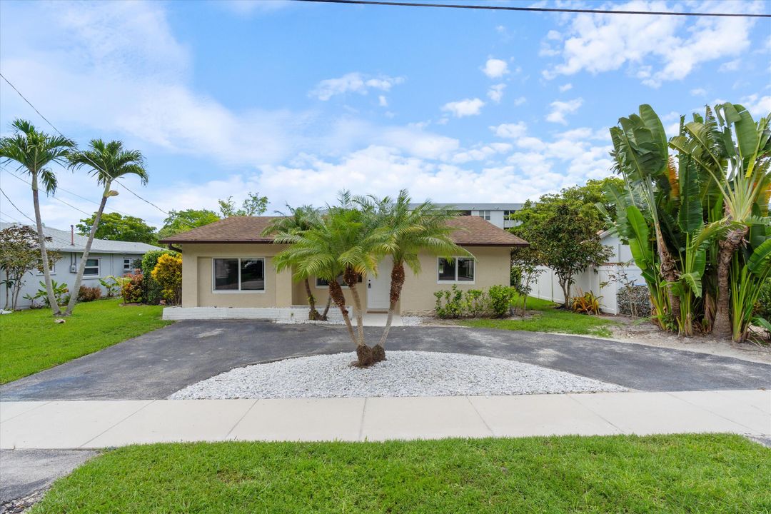 Recently Sold: $679,999 (3 beds, 2 baths, 1745 Square Feet)