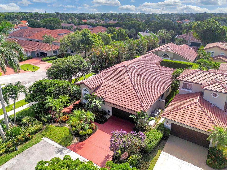 Active With Contract: $1,200,000 (3 beds, 3 baths, 2434 Square Feet)