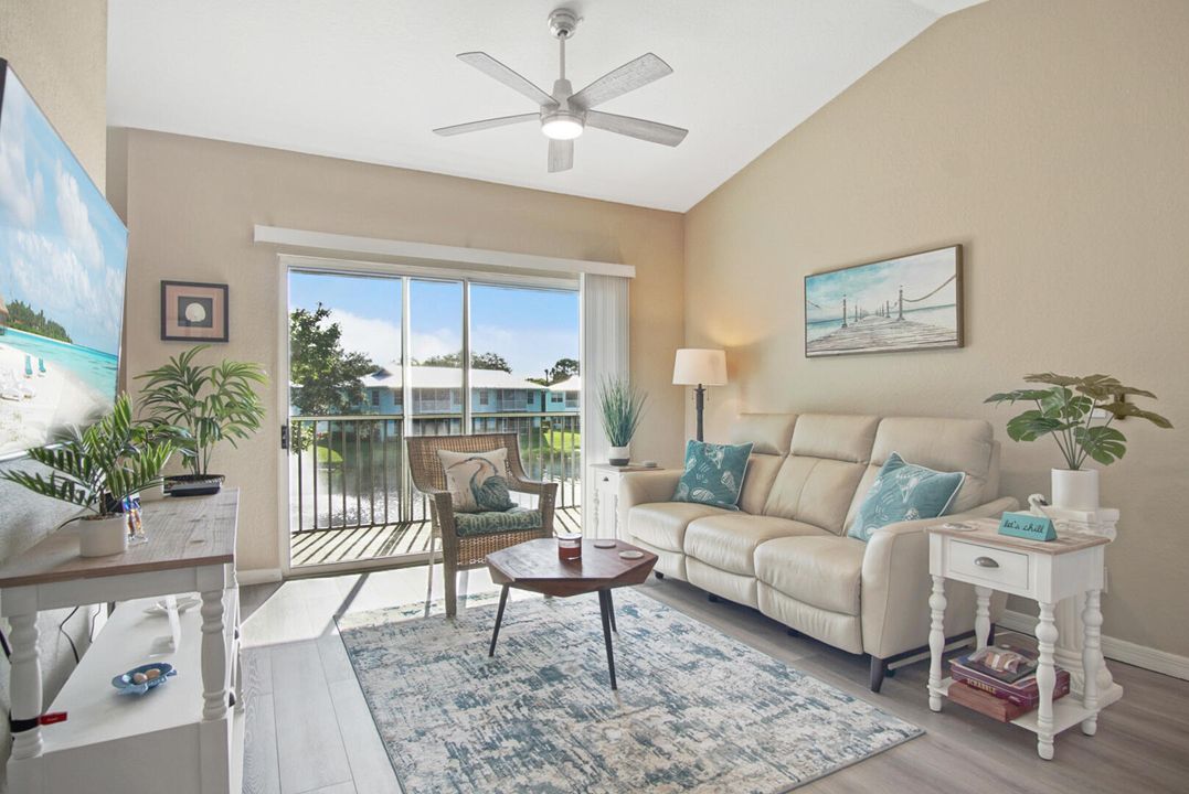 Active With Contract: $239,900 (2 beds, 2 baths, 1029 Square Feet)