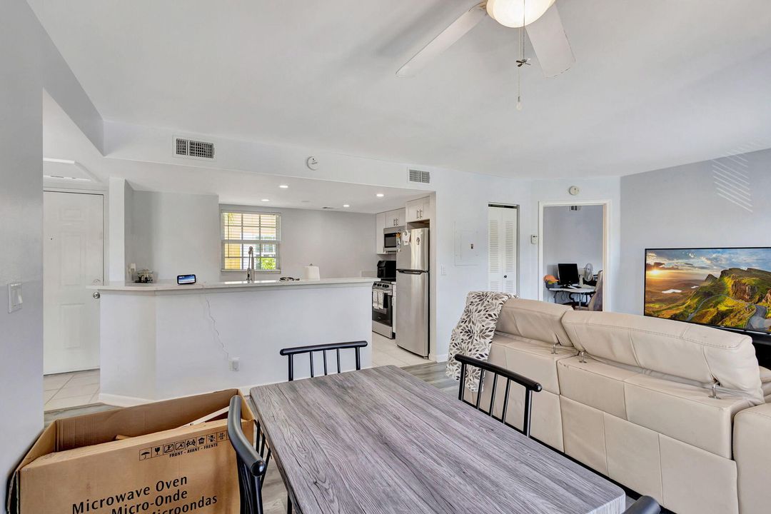 Active With Contract: $234,500 (1 beds, 1 baths, 746 Square Feet)