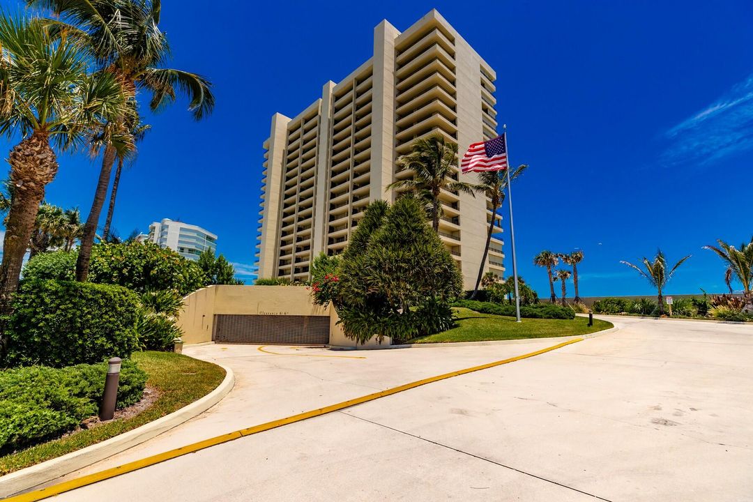 For Sale: $1,000,000 (2 beds, 2 baths, 1377 Square Feet)