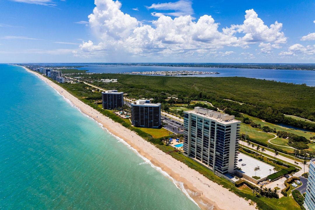 For Sale: $1,000,000 (2 beds, 2 baths, 1377 Square Feet)