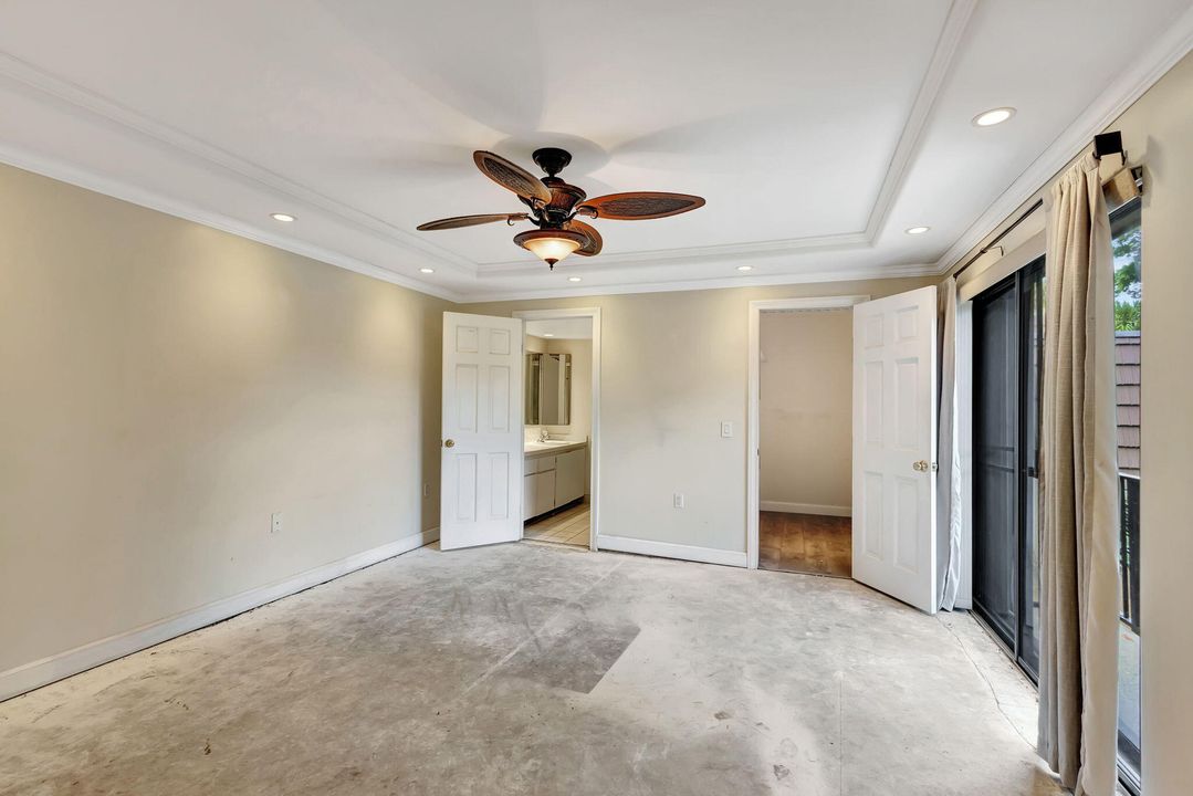 Active With Contract: $329,900 (2 beds, 2 baths, 1236 Square Feet)