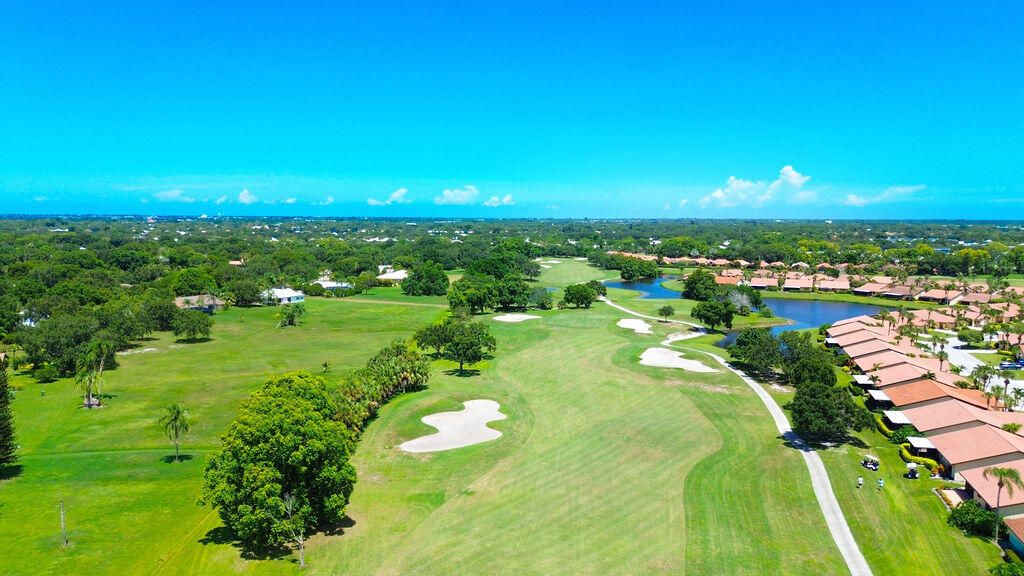 For Sale: $899,000 (4 beds, 2 baths, 2706 Square Feet)