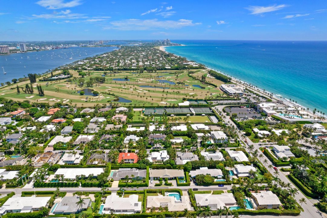 Active With Contract: $6,950,000 (5 beds, 4 baths, 3943 Square Feet)