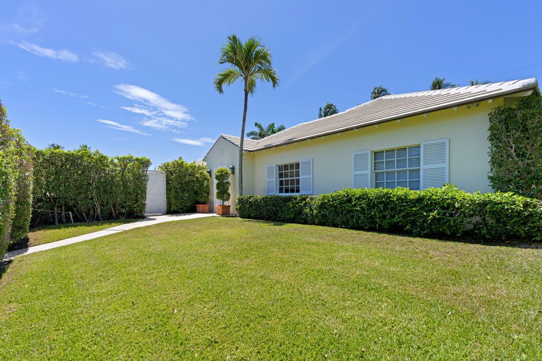 Active With Contract: $6,950,000 (5 beds, 4 baths, 3943 Square Feet)