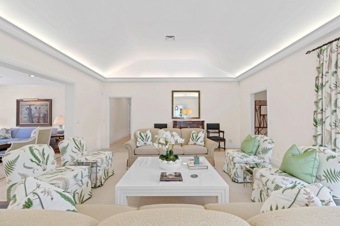 Active With Contract: $6,950,000 (5 beds, 4 baths, 3943 Square Feet)