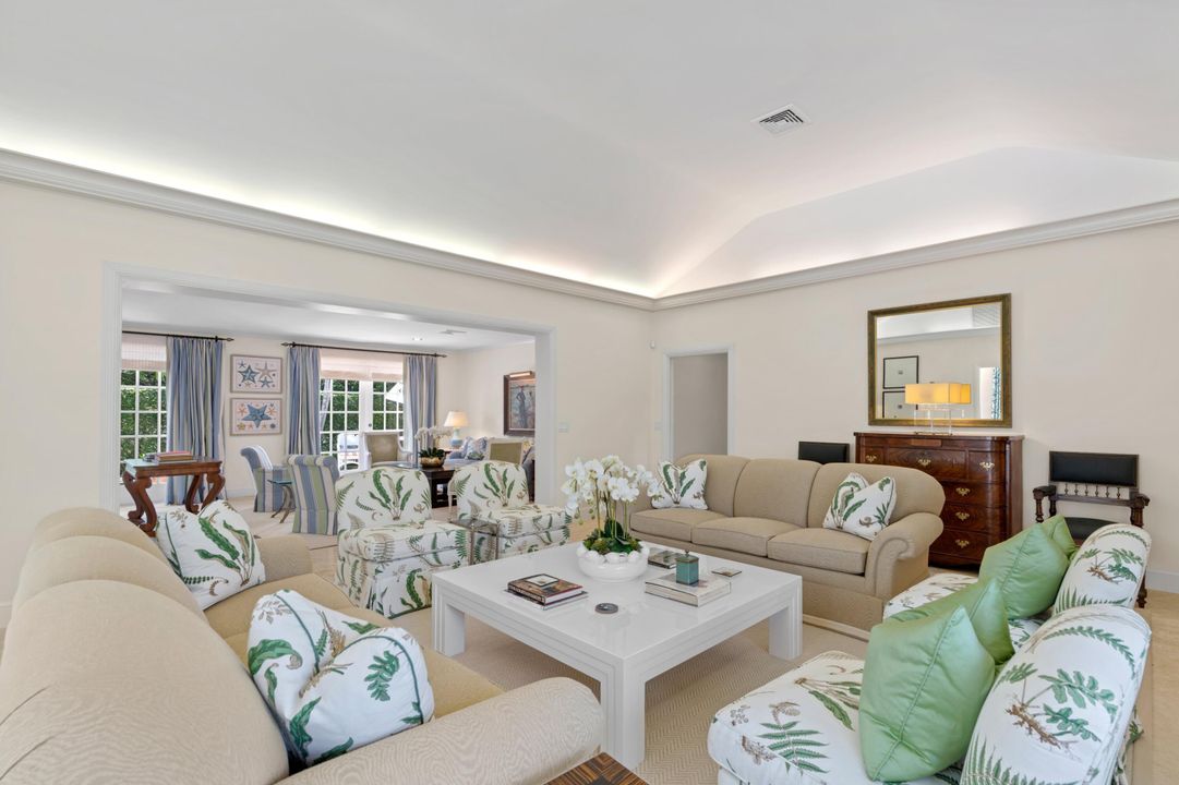 Active With Contract: $6,950,000 (5 beds, 4 baths, 3943 Square Feet)