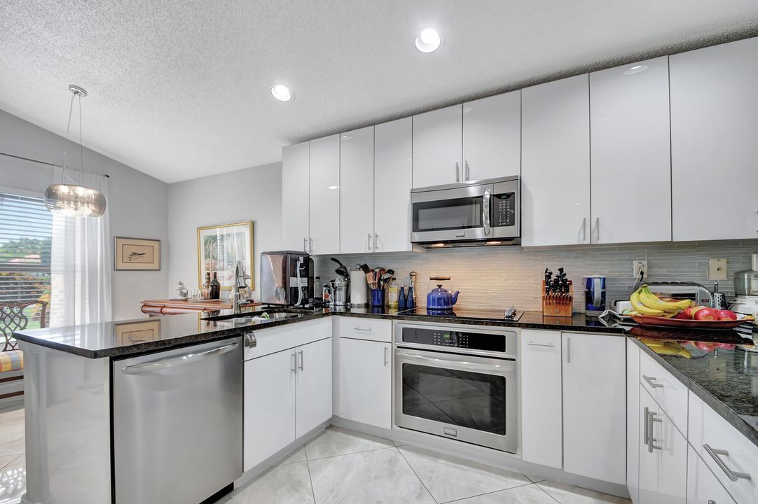 Active With Contract: $585,000 (3 beds, 3 baths, 1830 Square Feet)