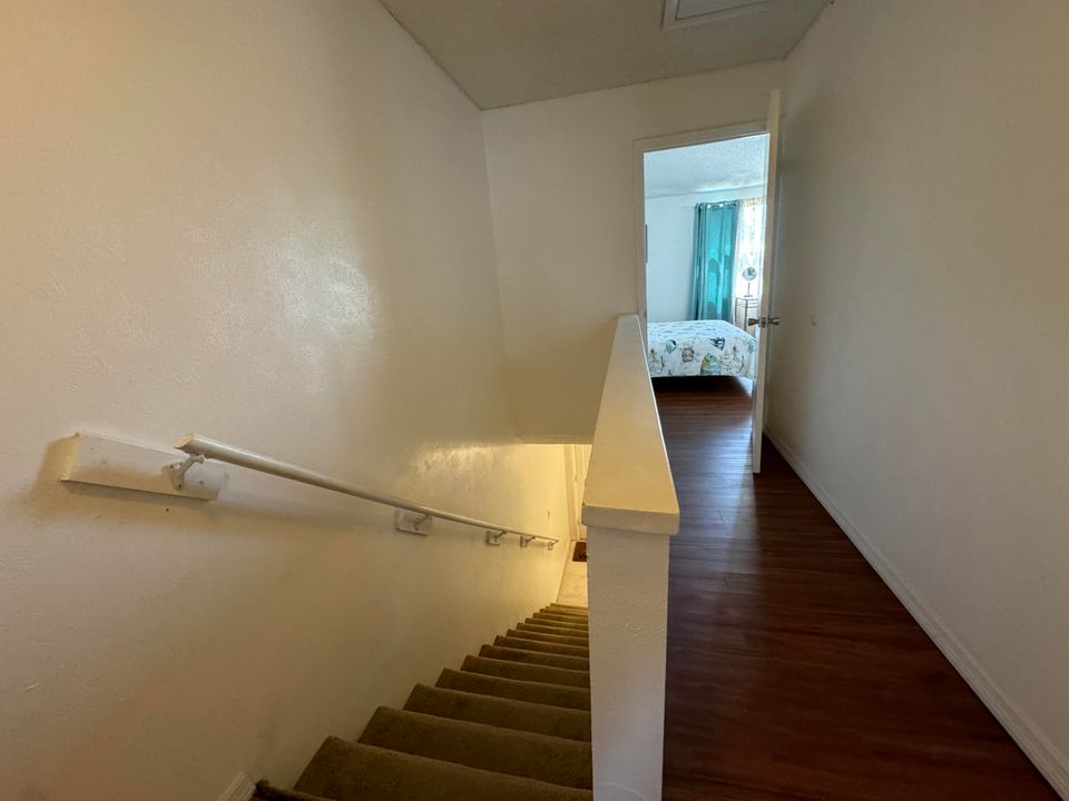 For Rent: $2,000 (2 beds, 1 baths, 1280 Square Feet)