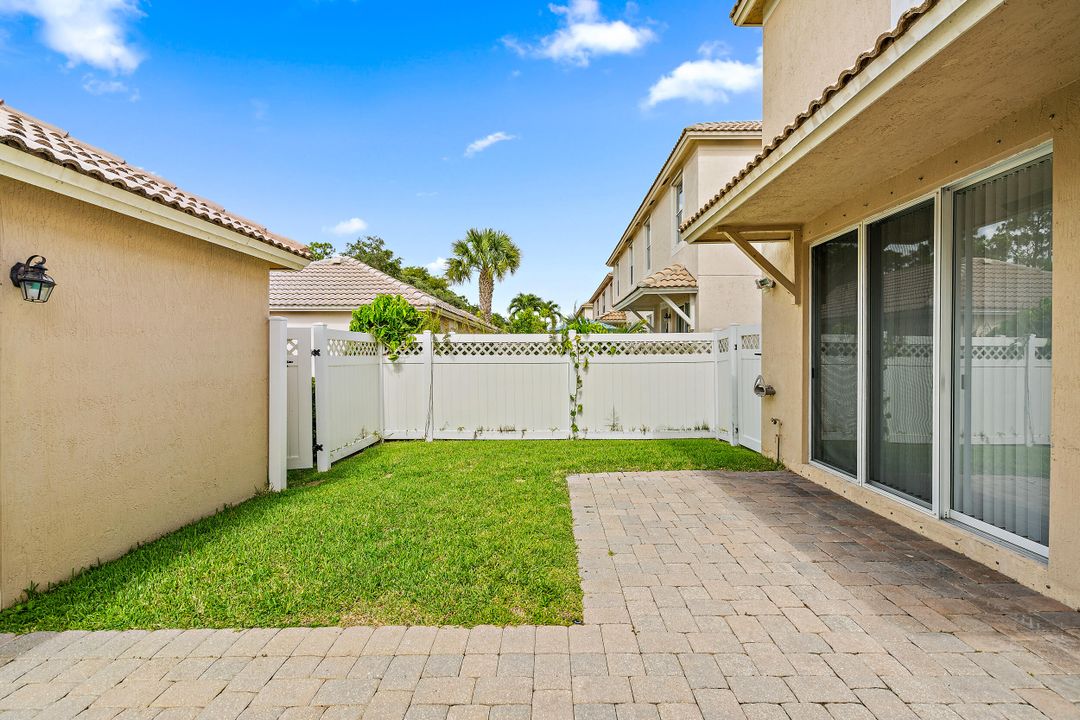 Active With Contract: $3,150 (3 beds, 2 baths, 1728 Square Feet)