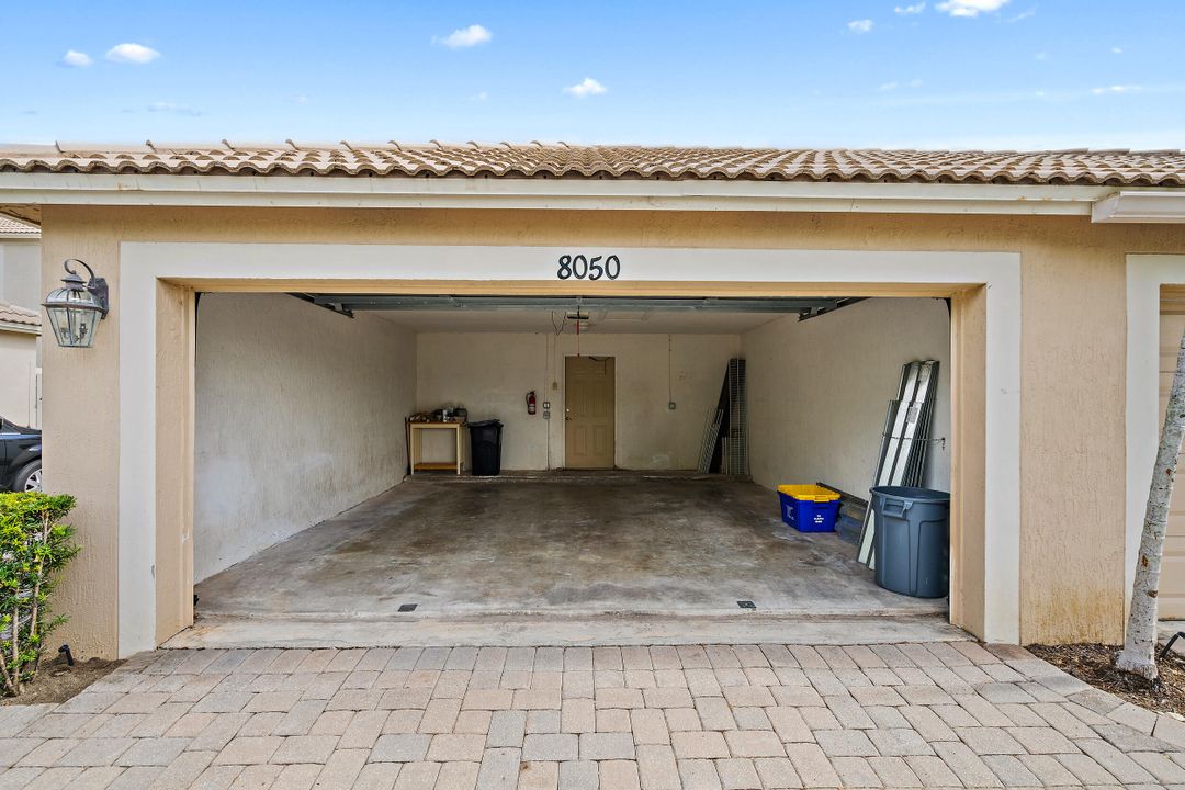 Active With Contract: $3,150 (3 beds, 2 baths, 1728 Square Feet)