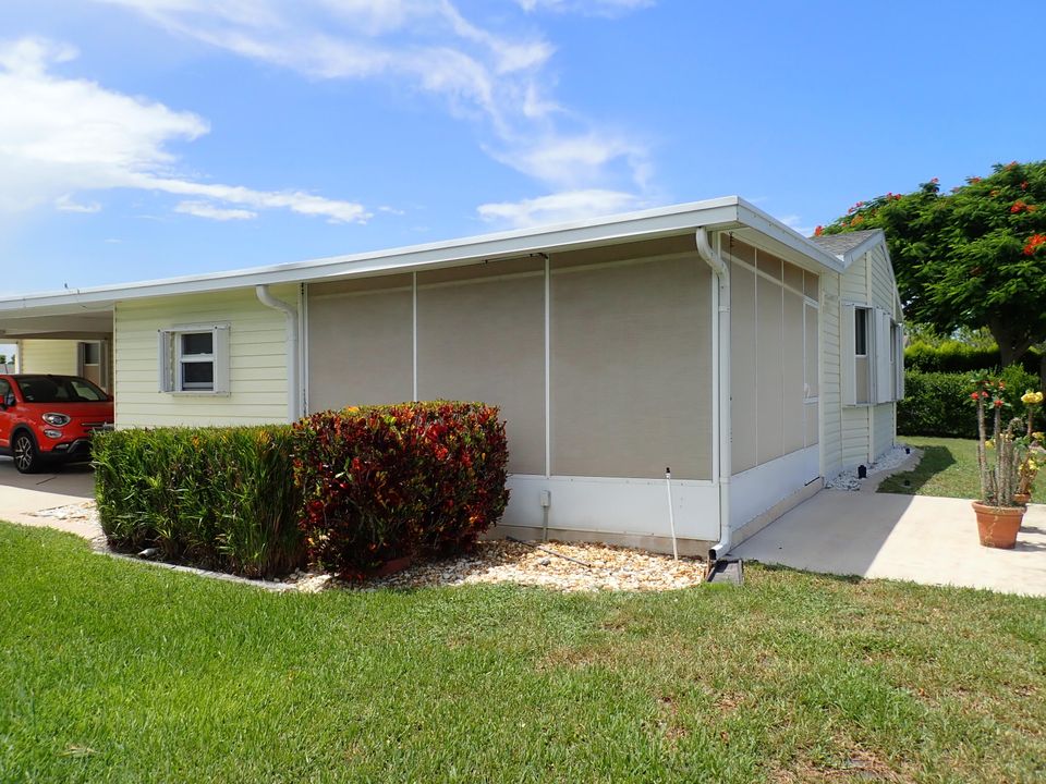 Active With Contract: $174,900 (2 beds, 2 baths, 1389 Square Feet)