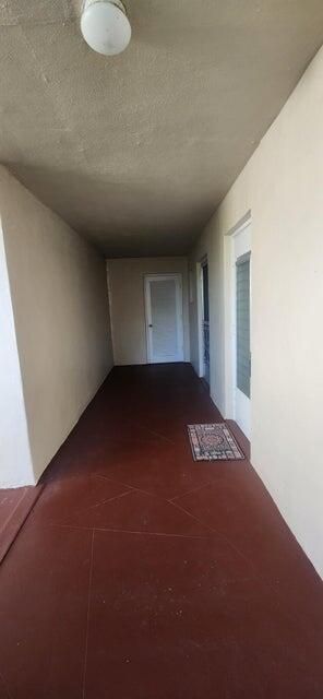 Active With Contract: $2,500 (2 beds, 2 baths, 1080 Square Feet)