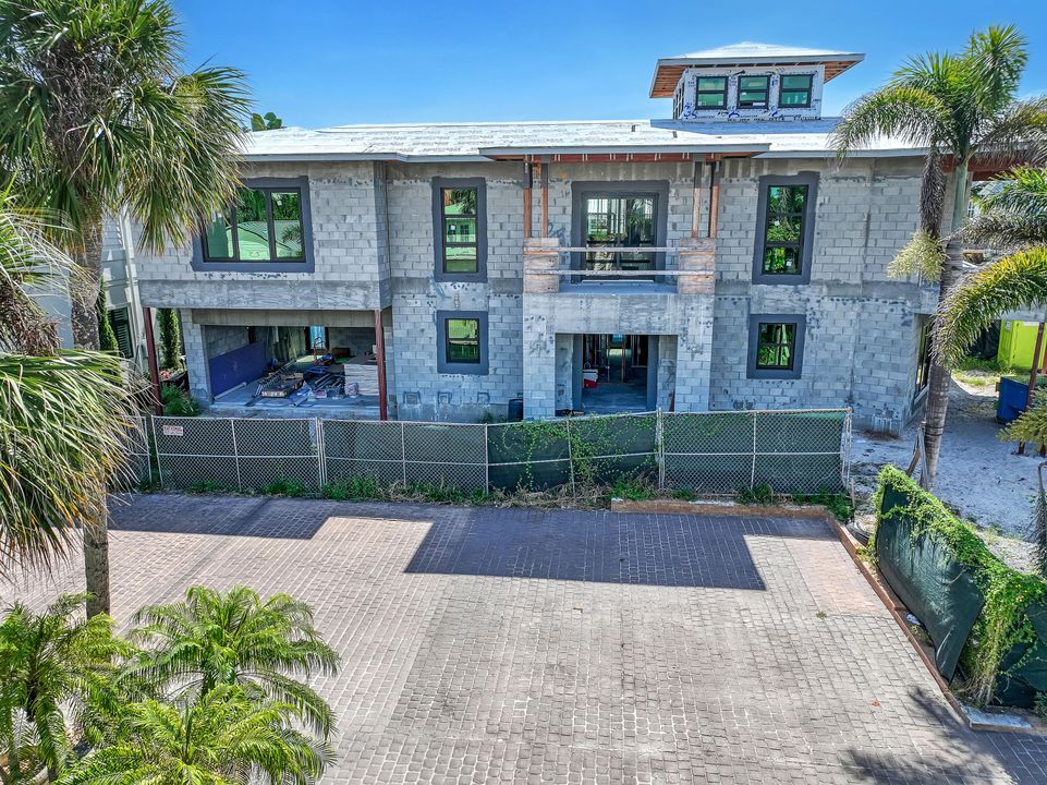 Active With Contract: $2,050,000 (4 beds, 4 baths, 3516 Square Feet)