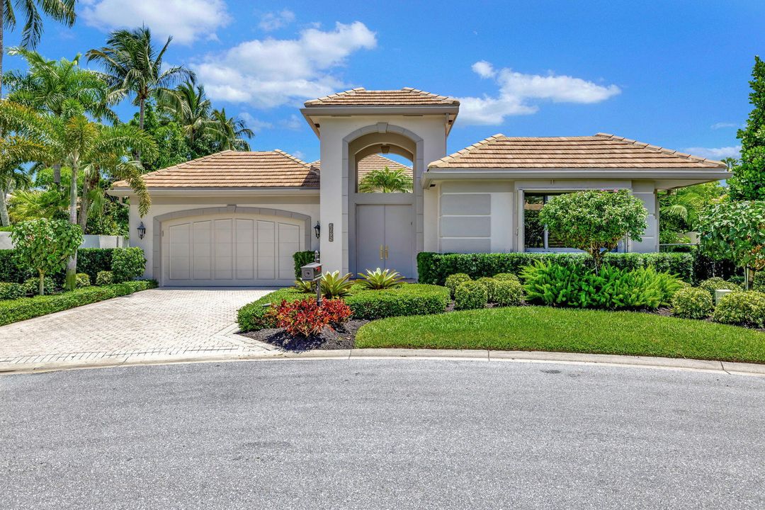 Recently Sold: $2,300,000 (4 beds, 4 baths, 3805 Square Feet)