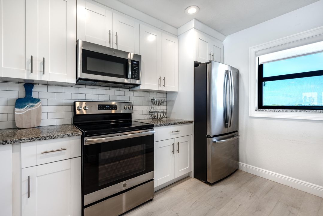 For Sale: $539,900 (2 beds, 2 baths, 1053 Square Feet)