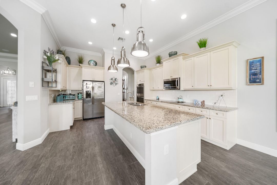 Active With Contract: $799,000 (3 beds, 4 baths, 3182 Square Feet)