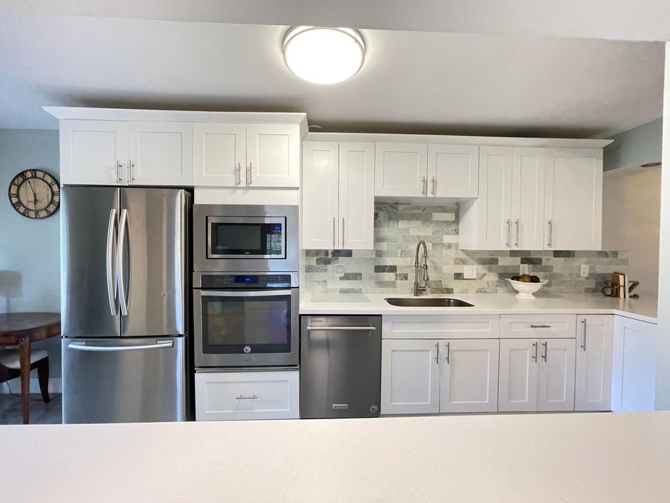 For Sale: $299,000 (2 beds, 2 baths, 1250 Square Feet)