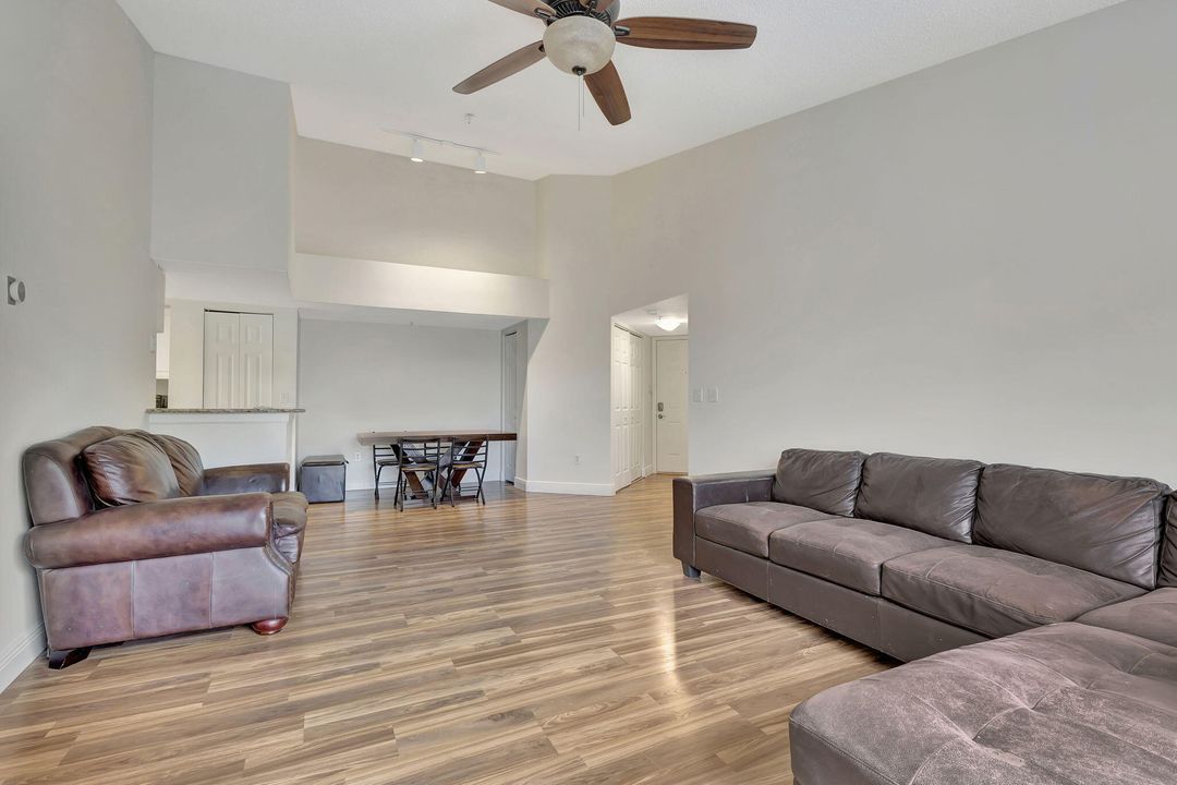 Active With Contract: $325,000 (4 beds, 2 baths, 1401 Square Feet)