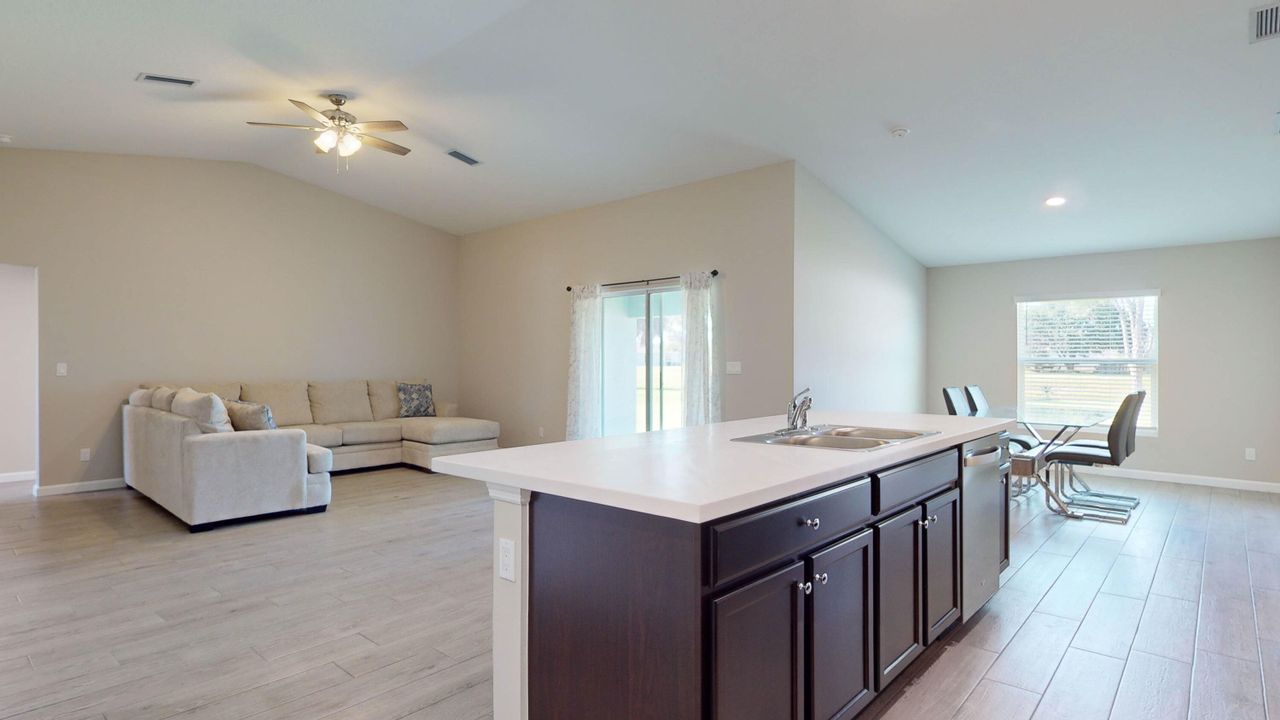 Active With Contract: $460,000 (4 beds, 3 baths, 2078 Square Feet)