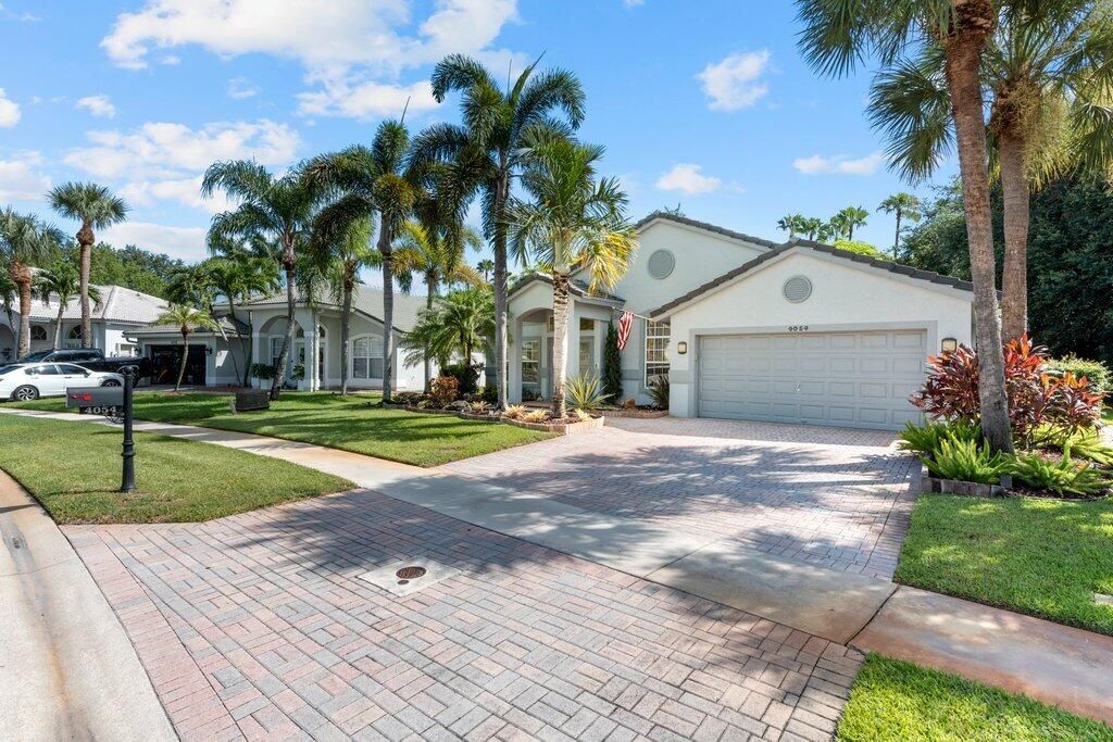 Active With Contract: $720,000 (4 beds, 3 baths, 2337 Square Feet)