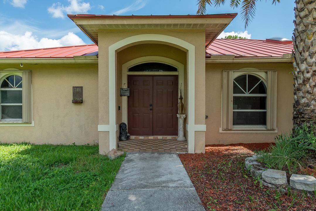 For Sale: $639,999 (3 beds, 2 baths, 1542 Square Feet)