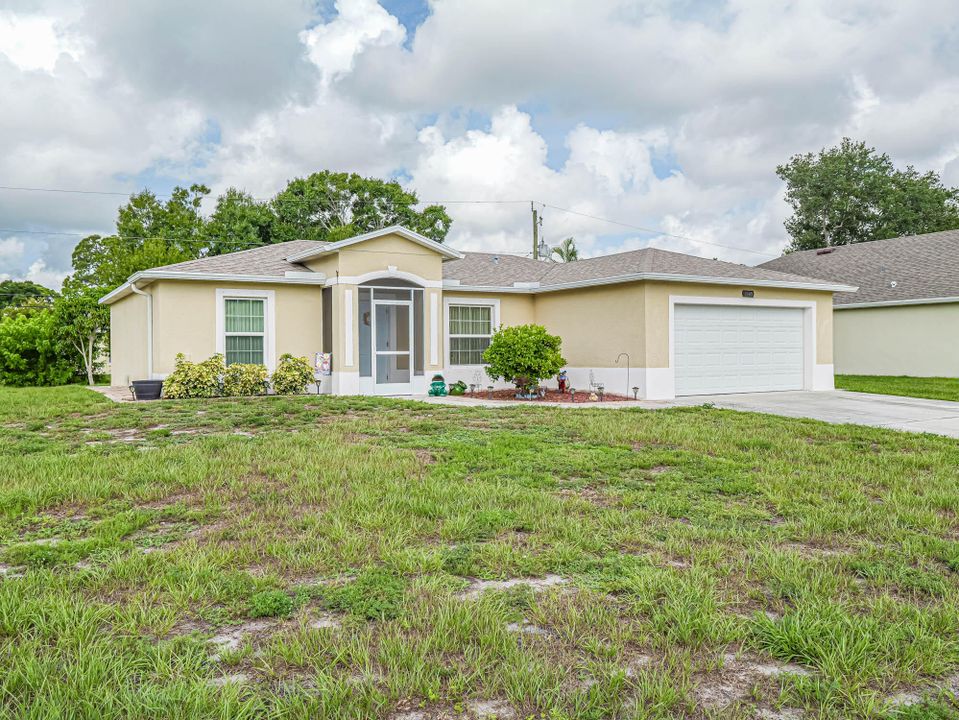 For Sale: $379,900 (3 beds, 2 baths, 1309 Square Feet)