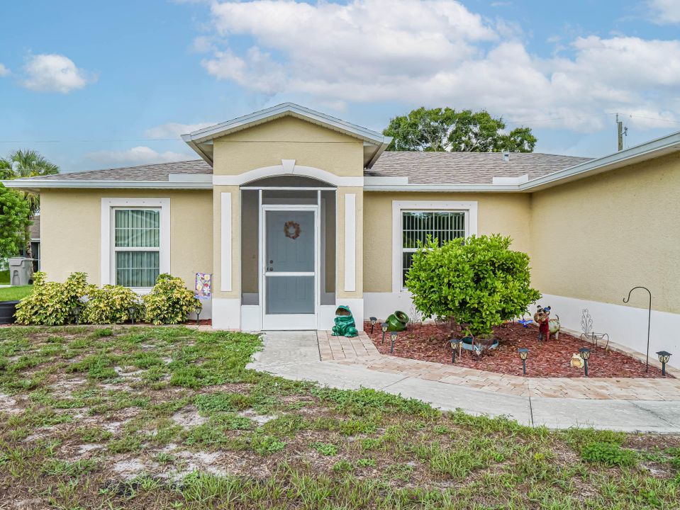 For Sale: $379,900 (3 beds, 2 baths, 1309 Square Feet)