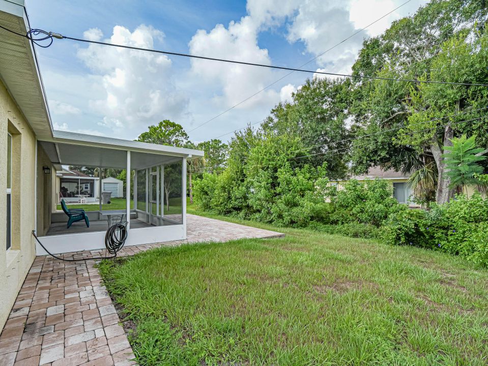 For Sale: $379,900 (3 beds, 2 baths, 1309 Square Feet)