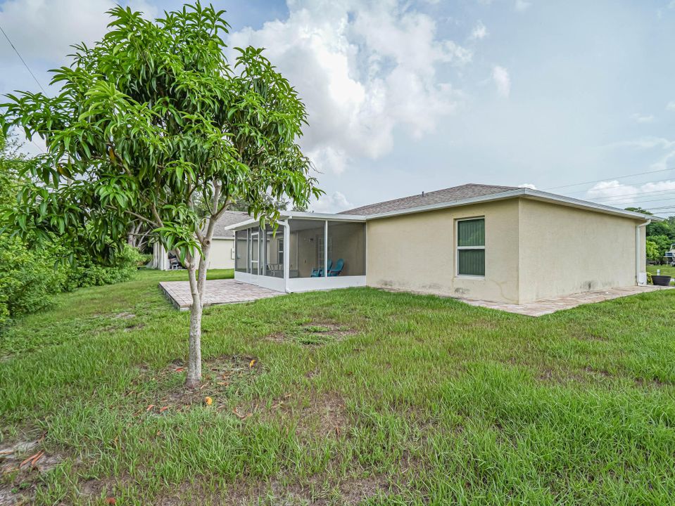 For Sale: $379,900 (3 beds, 2 baths, 1309 Square Feet)