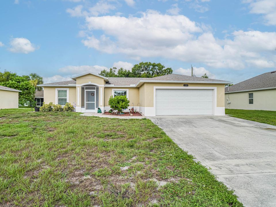 For Sale: $379,900 (3 beds, 2 baths, 1309 Square Feet)