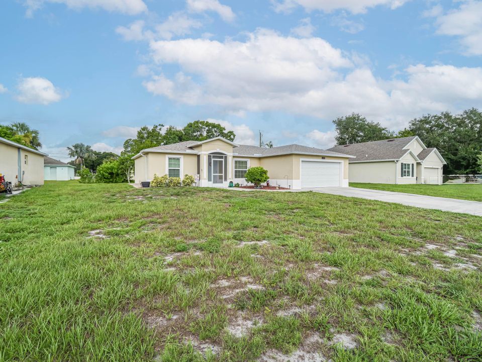 For Sale: $379,900 (3 beds, 2 baths, 1309 Square Feet)