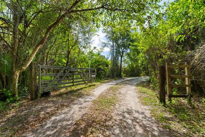 Recently Sold: $2,750,000 (3 beds, 2 baths, 2033 Square Feet)