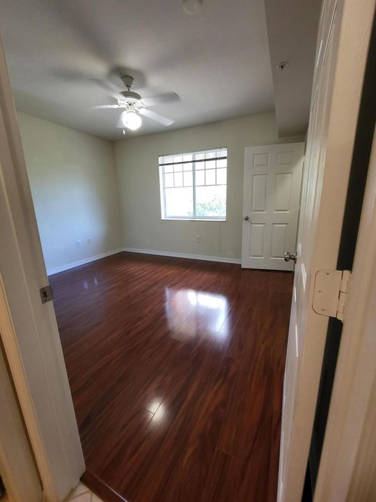 For Rent: $2,200 (2 beds, 2 baths, 1071 Square Feet)