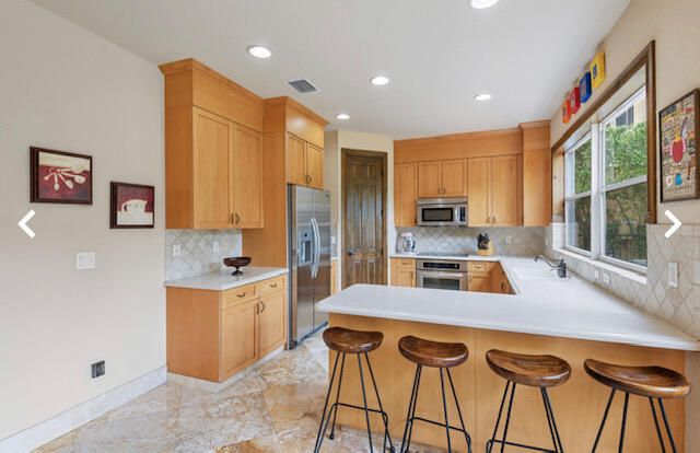 Active With Contract: $879,900 (4 beds, 2 baths, 2863 Square Feet)