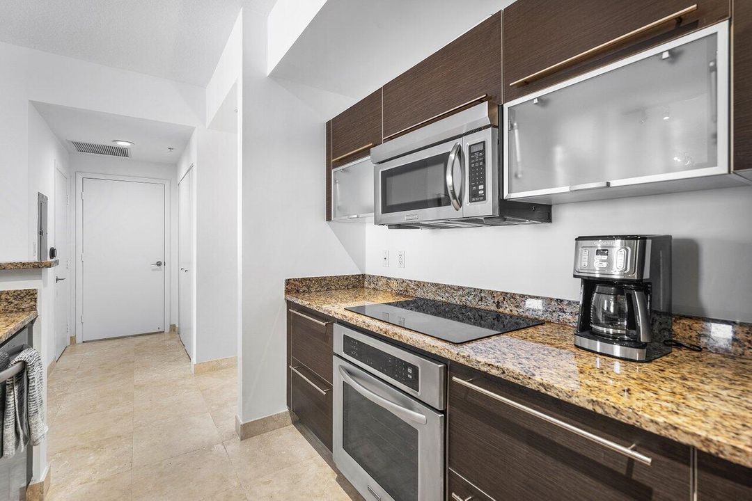 Active With Contract: $5,500 (2 beds, 2 baths, 1285 Square Feet)