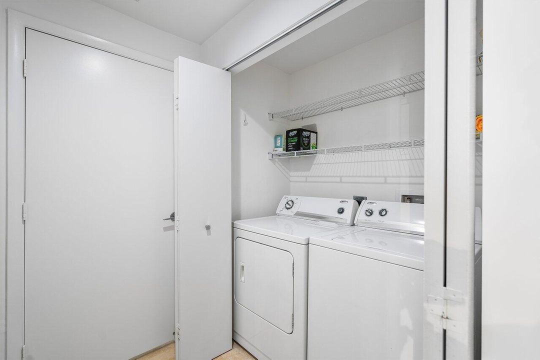 Active With Contract: $5,500 (2 beds, 2 baths, 1285 Square Feet)