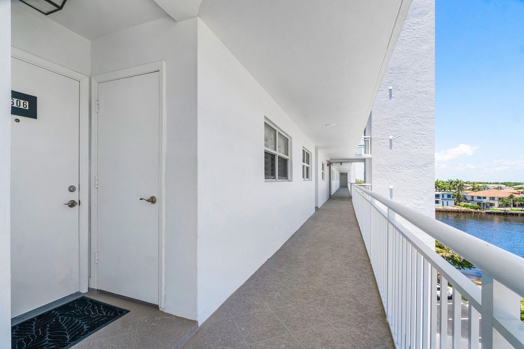 Active With Contract: $8,000 (2 beds, 2 baths, 1201 Square Feet)