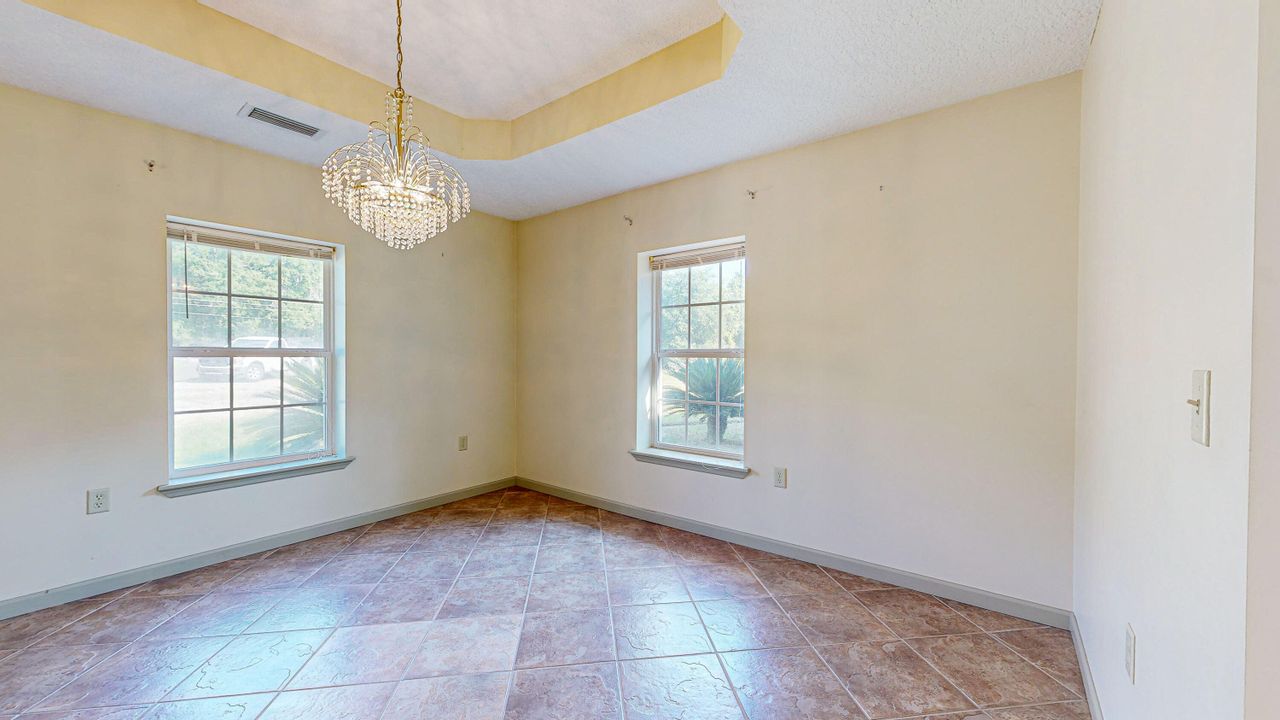 For Sale: $427,500 (3 beds, 2 baths, 2853 Square Feet)