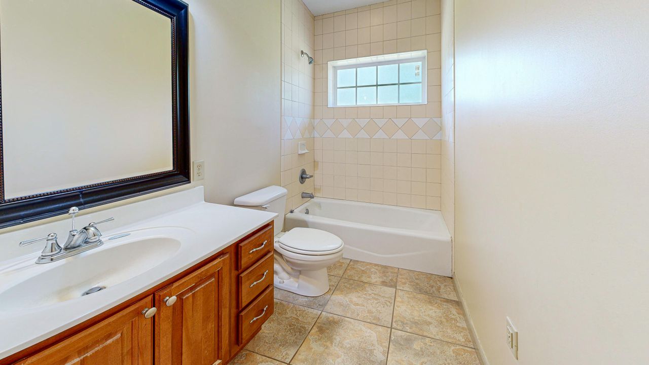 For Sale: $427,500 (3 beds, 2 baths, 2853 Square Feet)